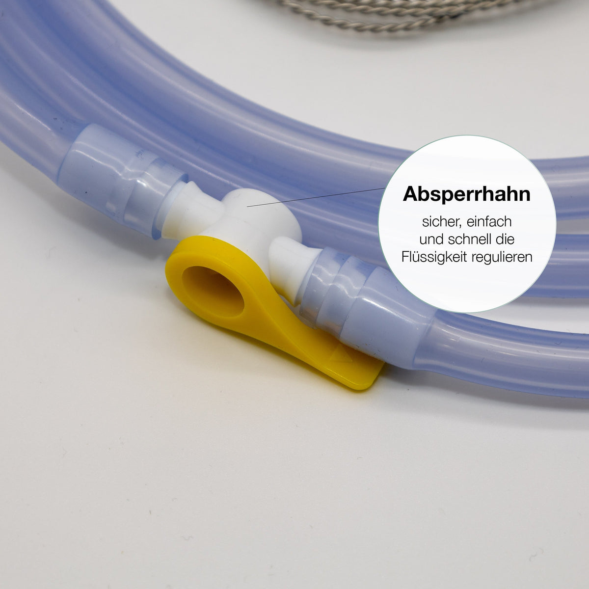 Absperrhahn am Silikonschlauch in Nahaufnahme